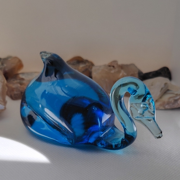 Vintage Blue Art Glass Swan Figurine Paperweight - Picture 9 of 11